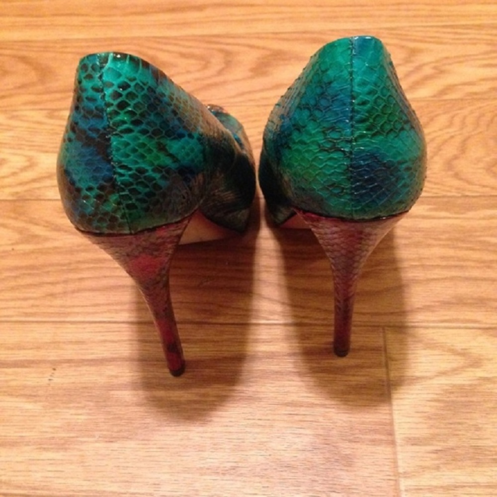 Snakeskin Textured Multi Color Open Toe Pumps - Picture 4 of 8